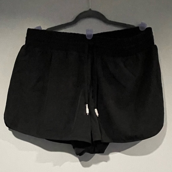 *BNWT* Black Athletic Swim Shorts - Picture 1 of 2